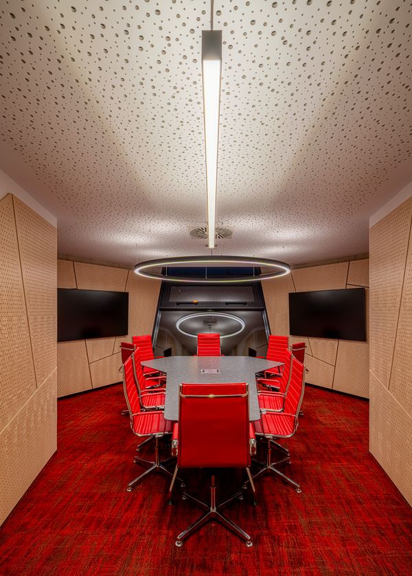 05_PB125404-HDR_600x840