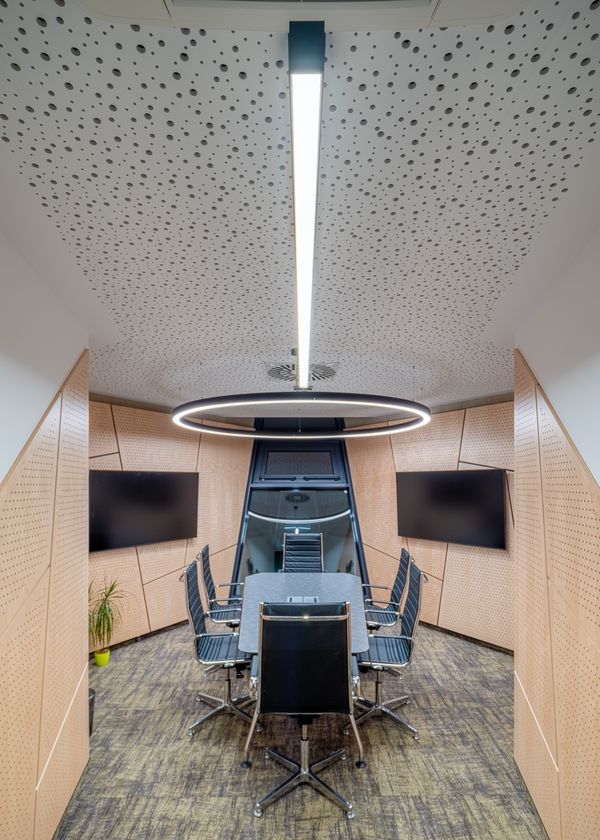 06_PB125438-HDR_600x840