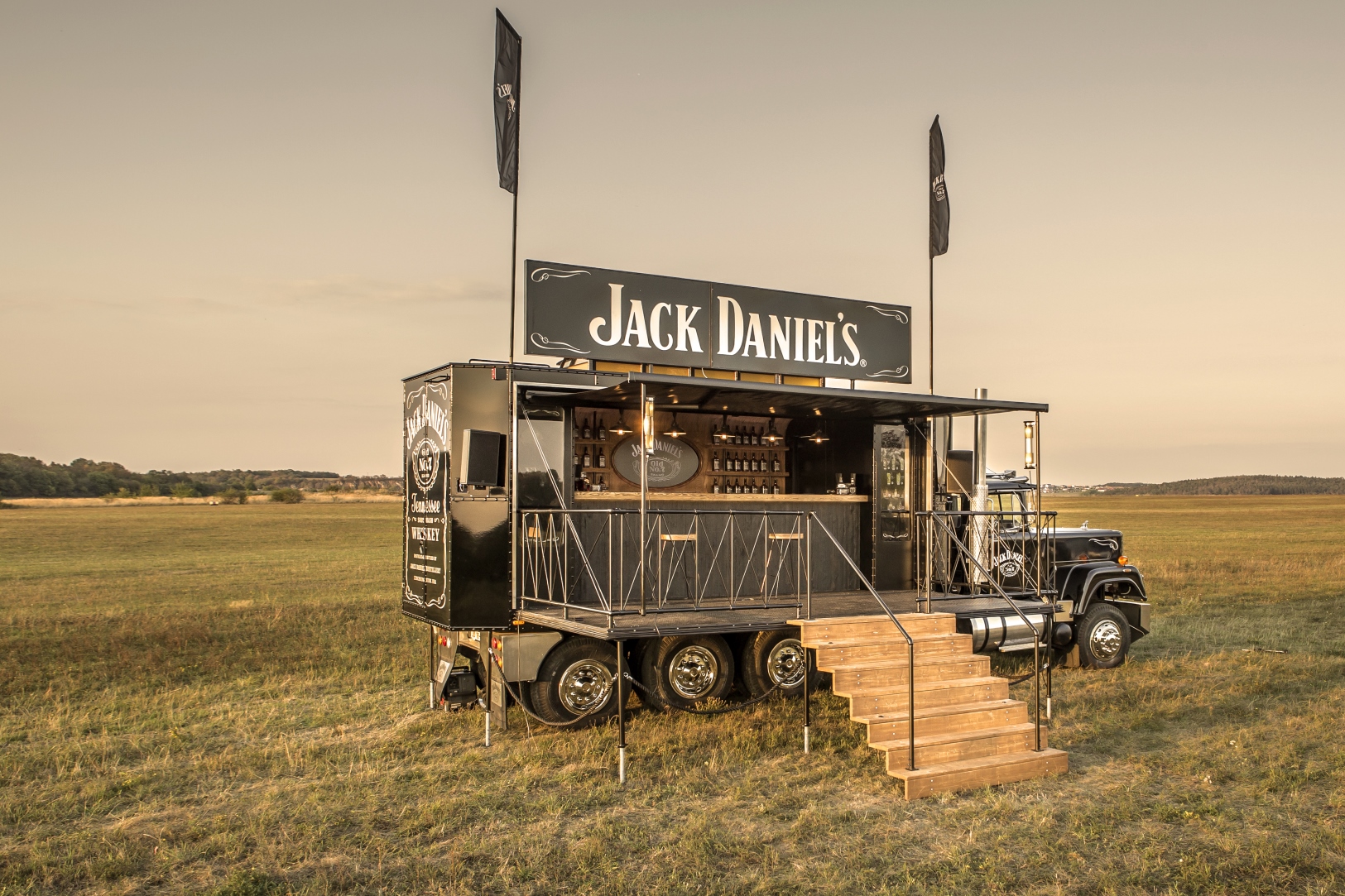 4_1625x1083_Jack_Daniels_Truck.jpg